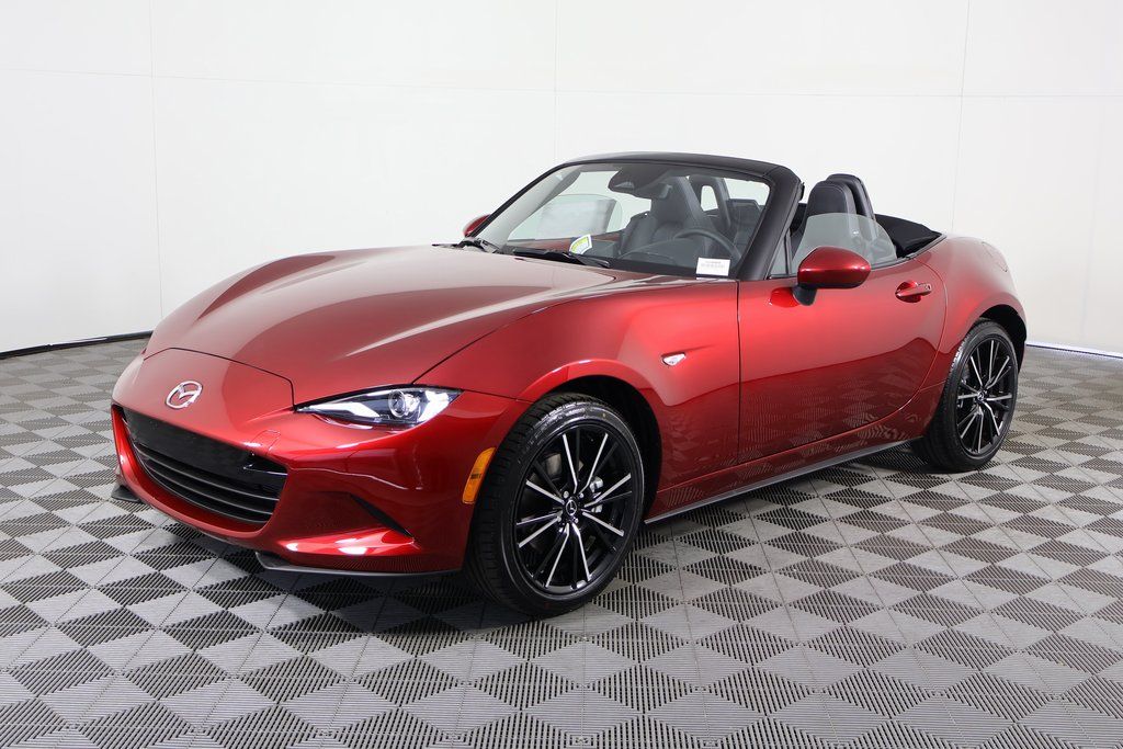 Thumbnail: 2025 Mazda MX-5 Miata - 3