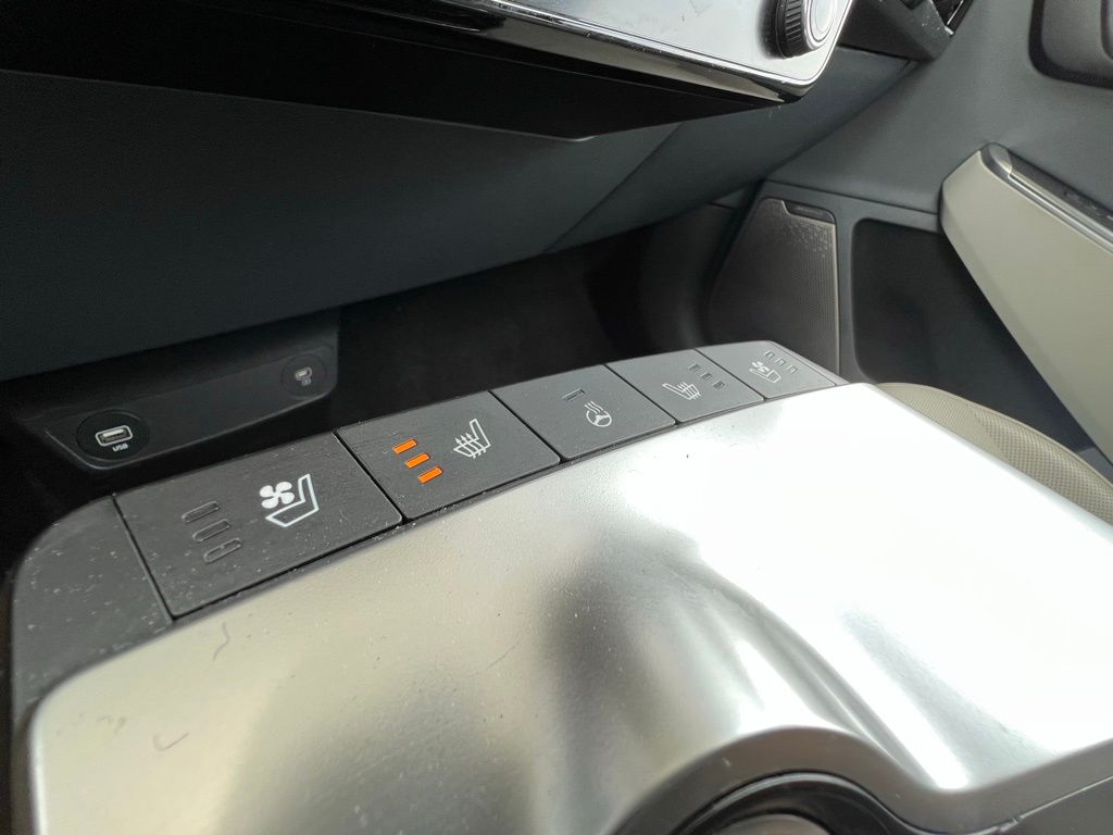 2022 Kia EV6 Wind photo