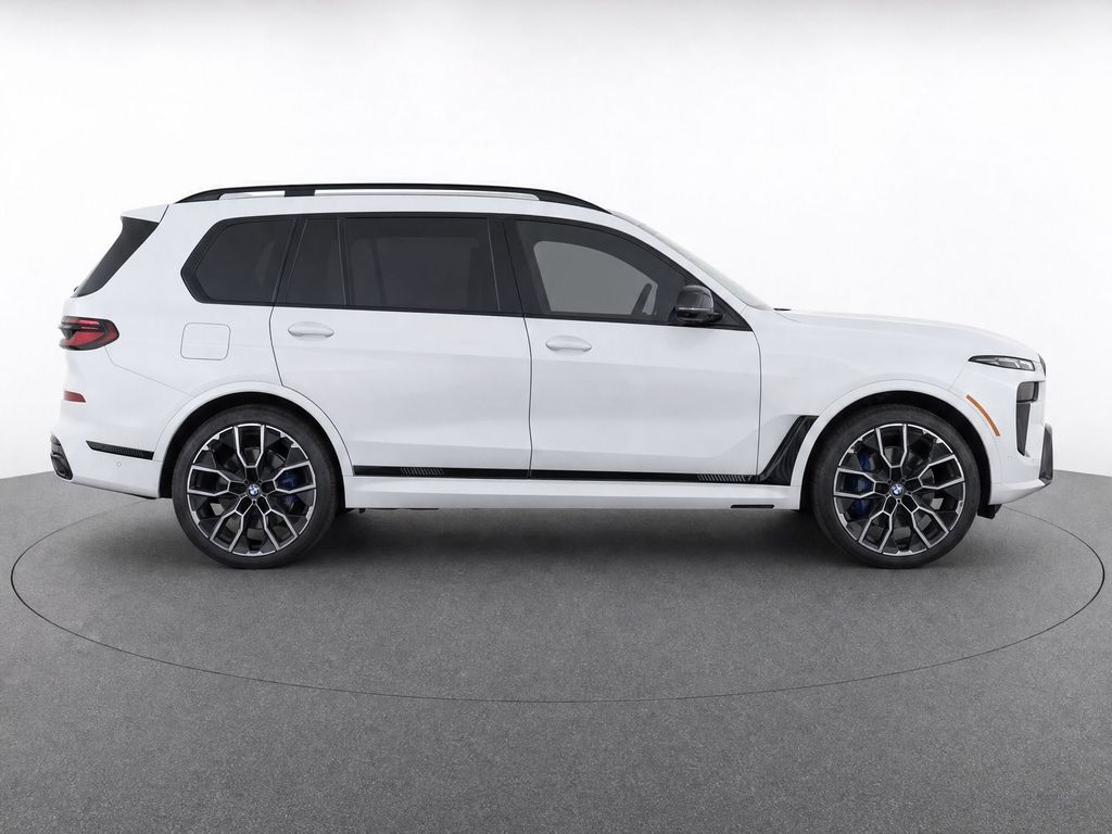 Thumbnail: 2025 BMW X7 - 32