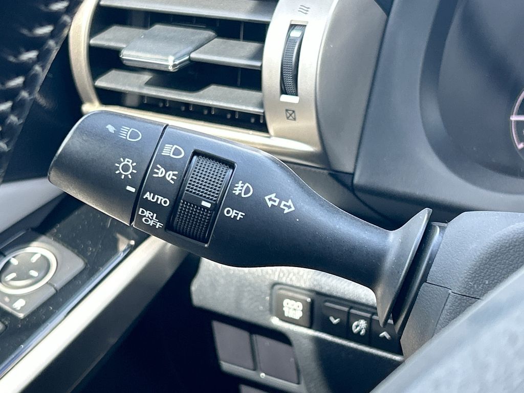 Thumbnail: 2016 Lexus IS - 26