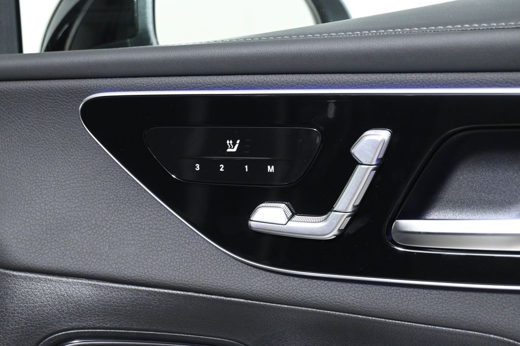 Thumbnail: 2026 Mercedes-Benz GLC - 20