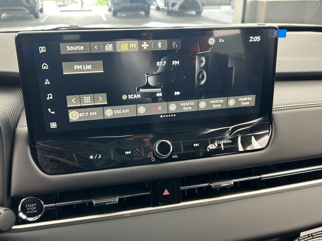 New 2026 Diamond White Mitsubishi SE image 28