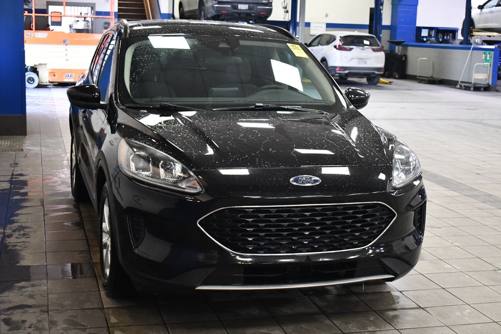 Thumbnail: 2020 Ford Escape - 3