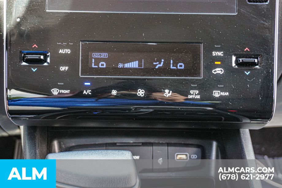 Used 2024 White Hyundai SEL image 40