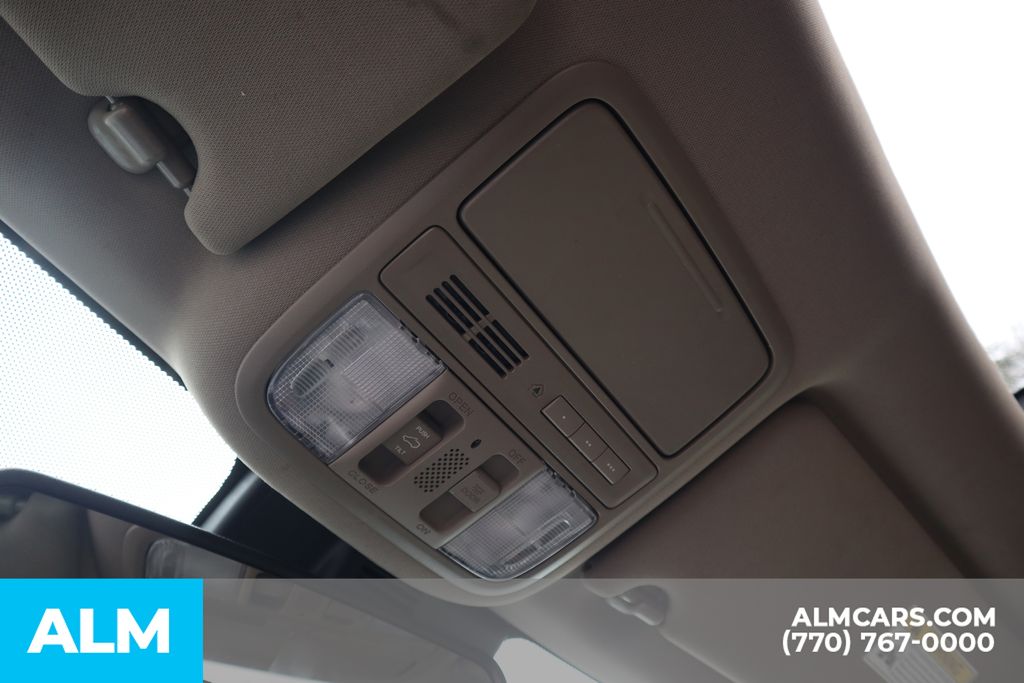 Used 2018  Honda Touring image 38