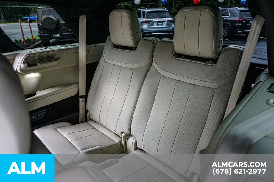 Used 2025 Black Land Rover SE image 21