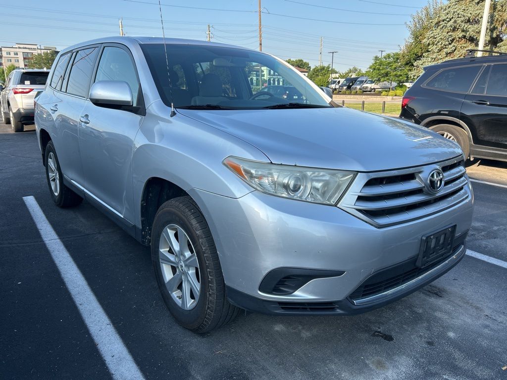 Thumbnail: 2012 Toyota Highlander - 4