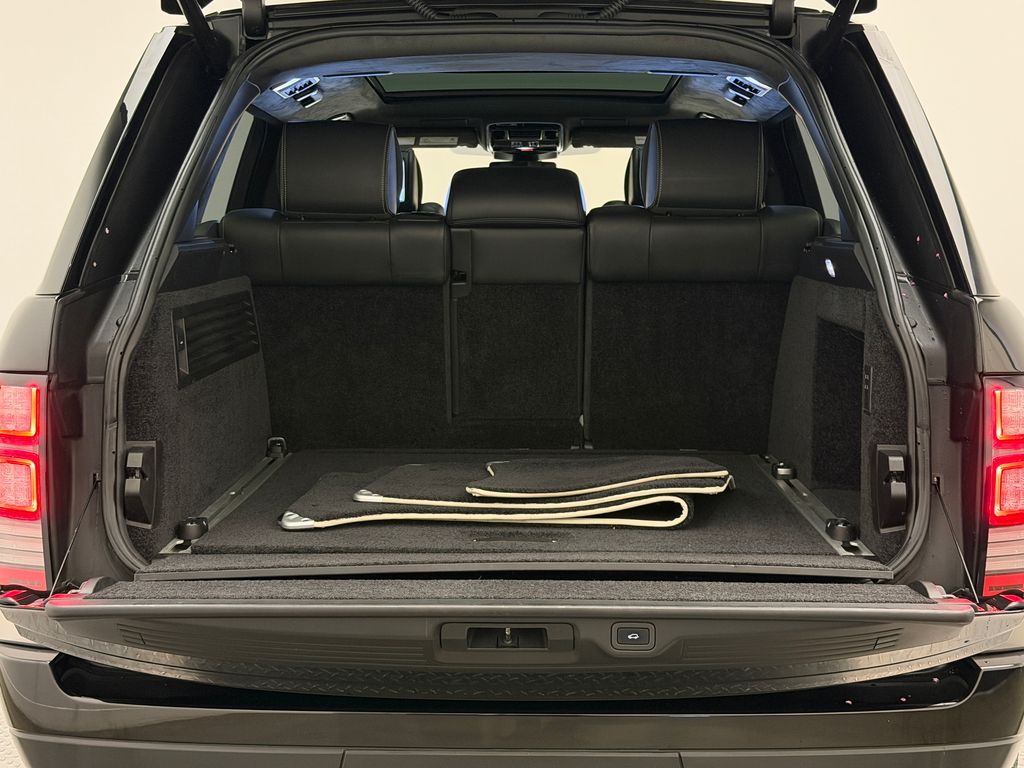 Thumbnail: 2017 Land Rover Range Rover - 16