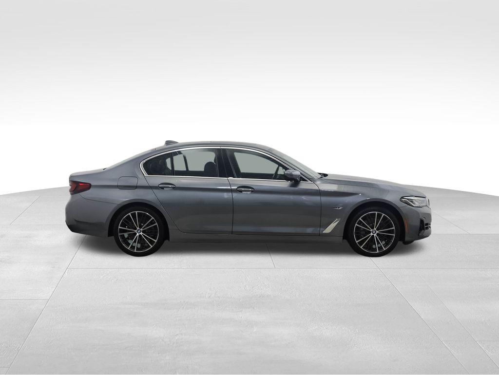 Thumbnail: 2023 BMW 5 Series - 6