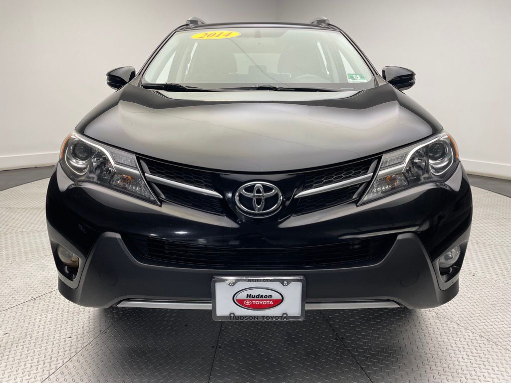 2014 Toyota RAV4 XLE 2