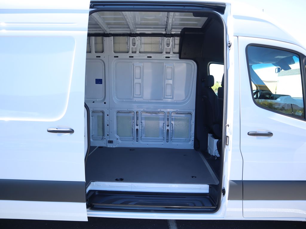 Thumbnail: 2025 Mercedes-Benz Sprinter - 23