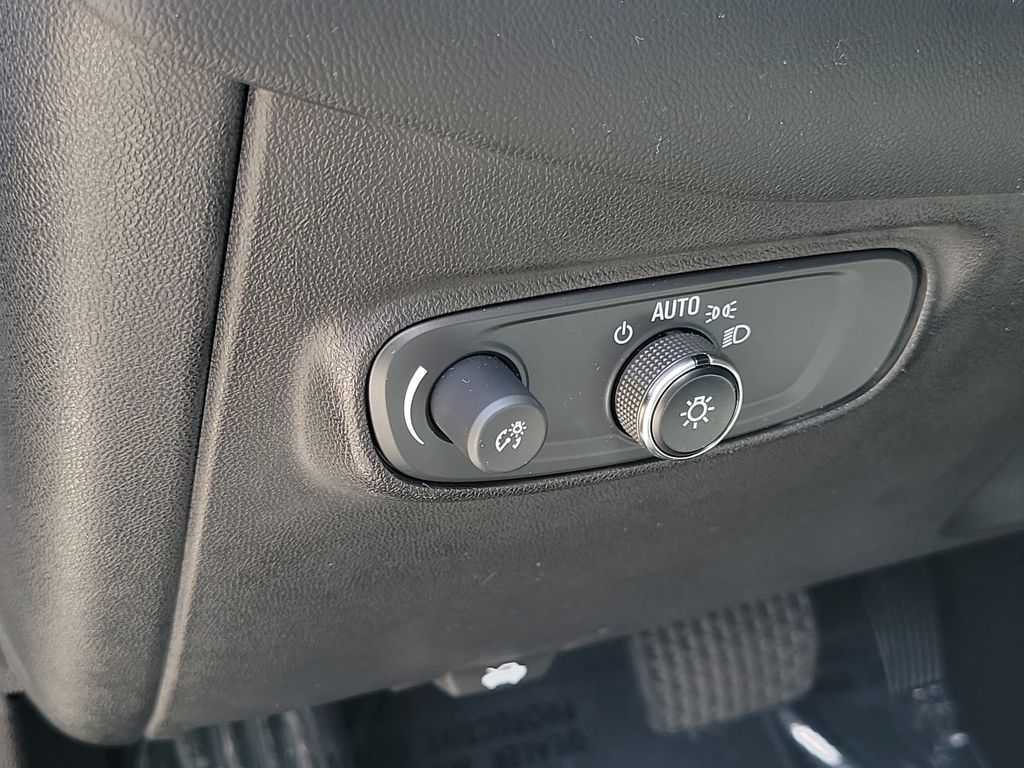 2021 Chevrolet Equinox - $12,888