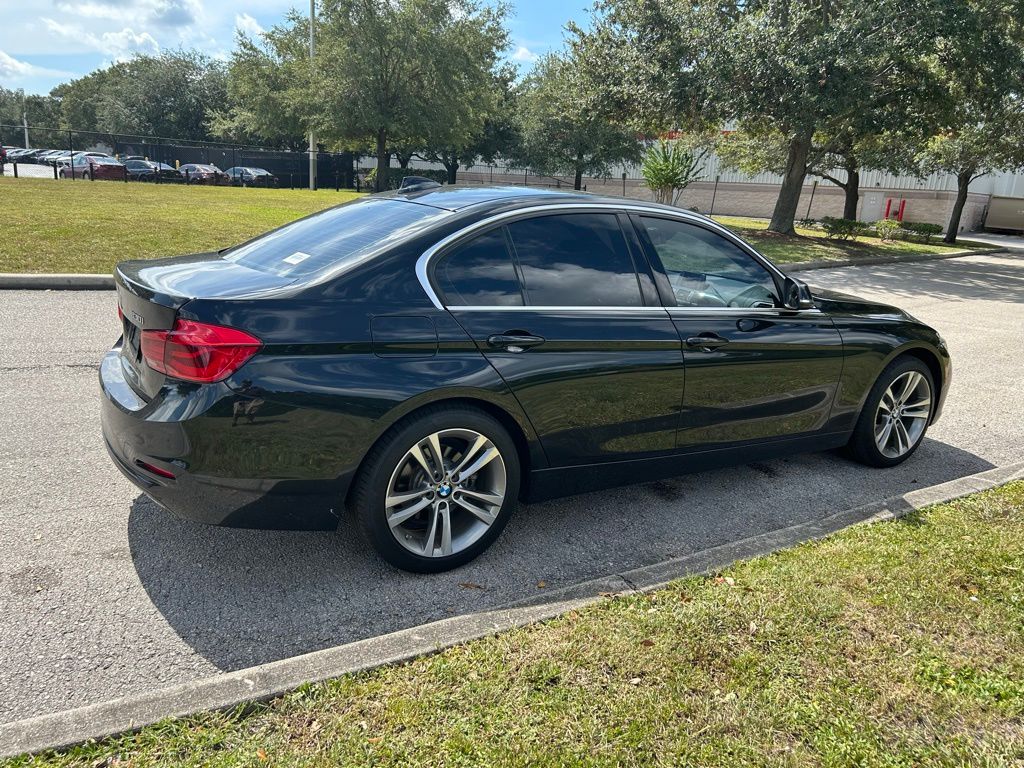 Thumbnail: 2018 BMW 3 Series - 5