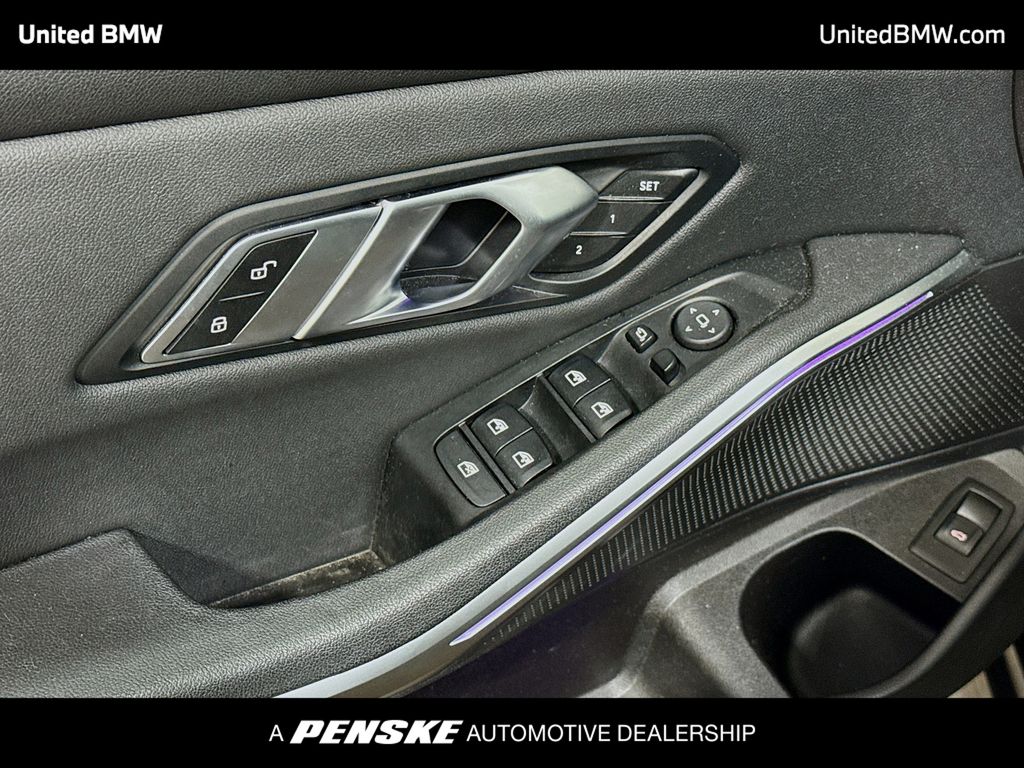 Thumbnail: 2021 BMW 3 Series - 3