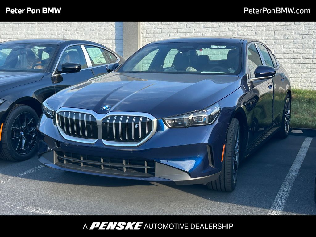 Thumbnail: 2027 BMW i5 - 1