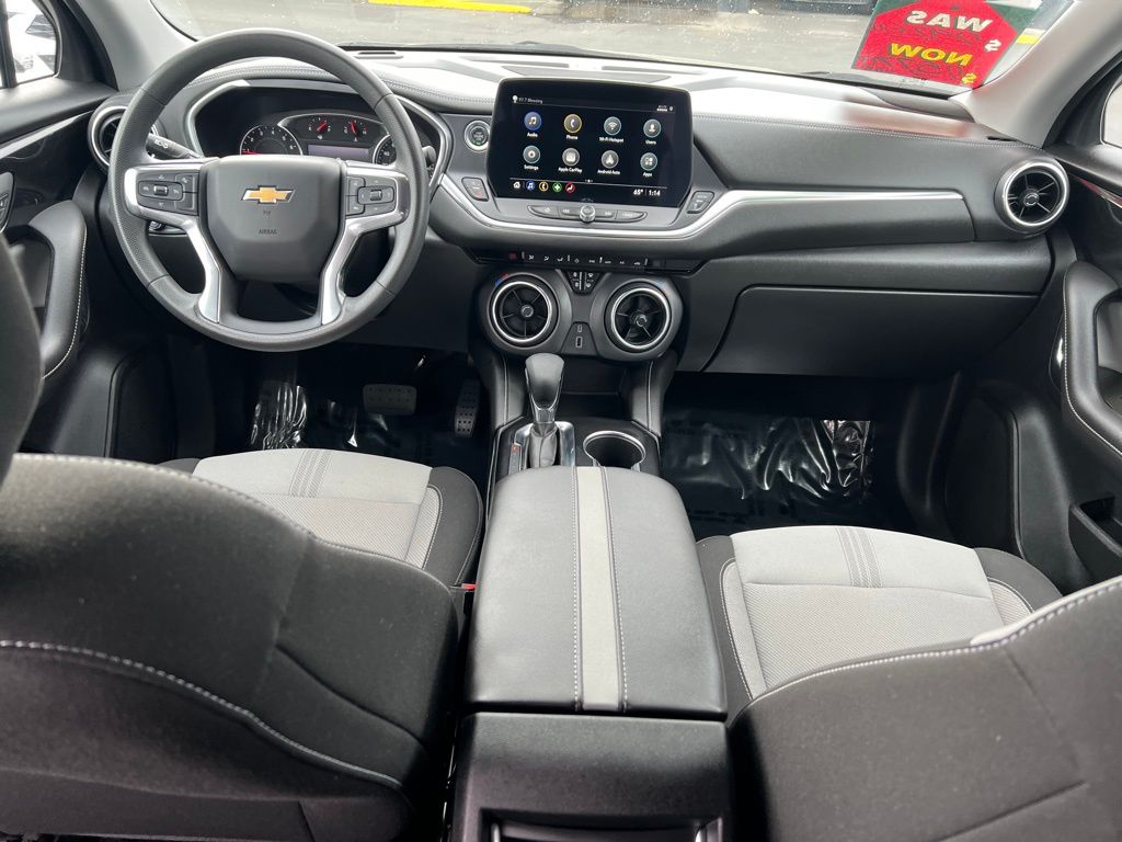 Thumbnail: 2023 Chevrolet Blazer - 31