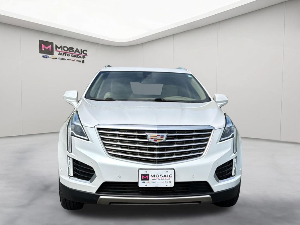 Used 2018 Cadillac XT5 Platinum with VIN 1GYKNGRS0JZ195953 for sale in Zumbrota, Minnesota