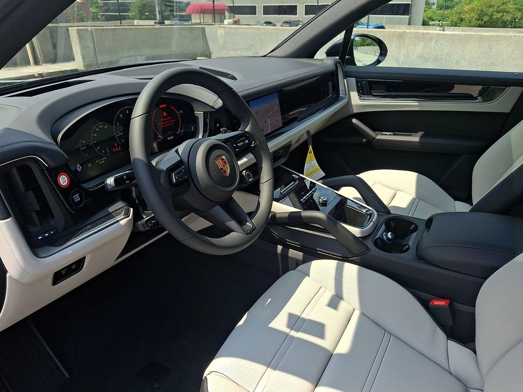 Thumbnail: 2026 Porsche Cayenne - 4