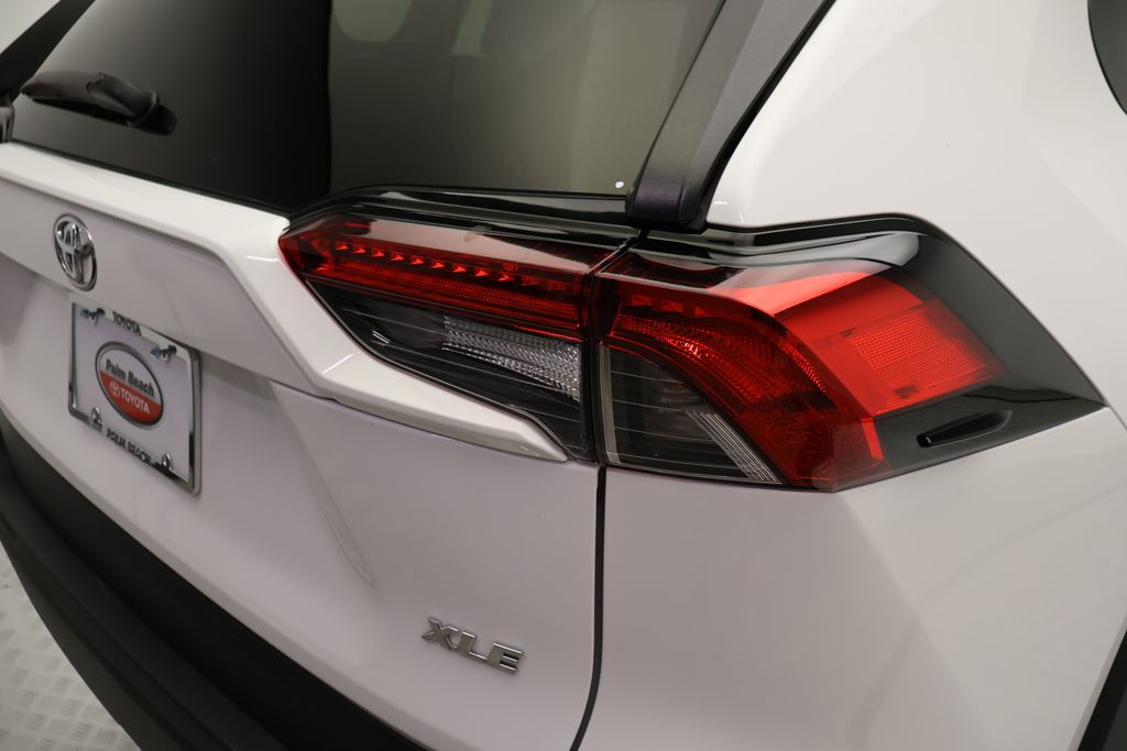 Thumbnail: 2025 Toyota RAV4 - 9