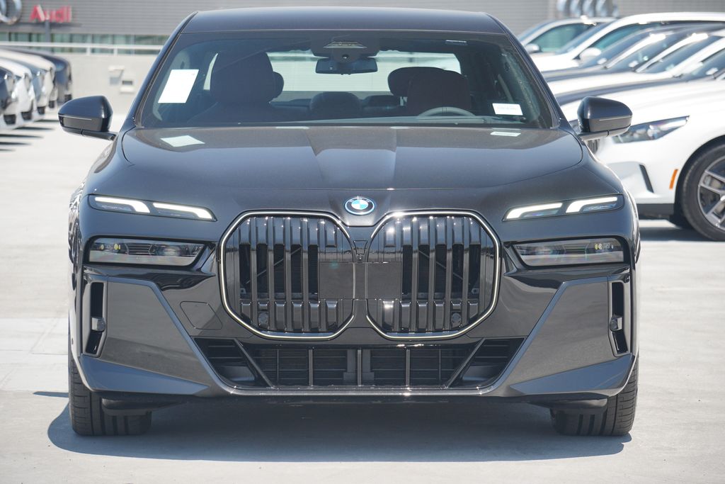 Thumbnail: 2025 BMW 7 Series - 2