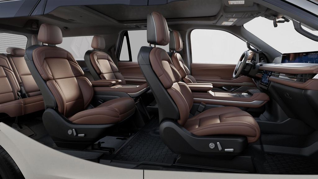 Thumbnail: 2025 Lincoln Navigator - 6
