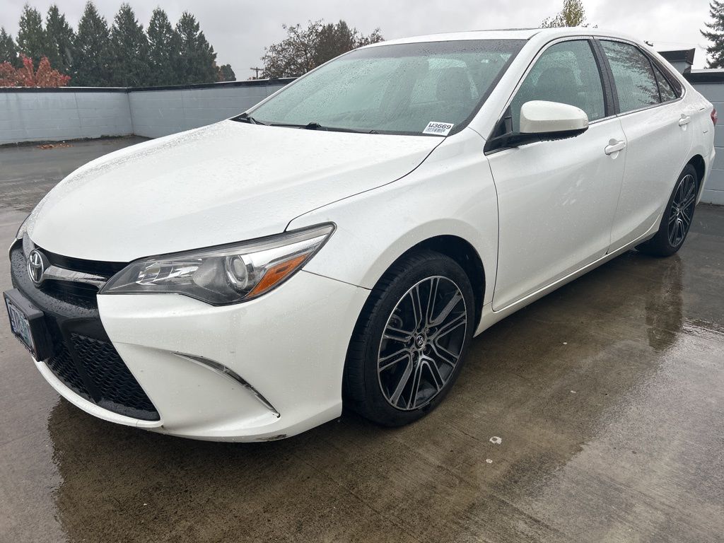 2016 Toyota Camry SE