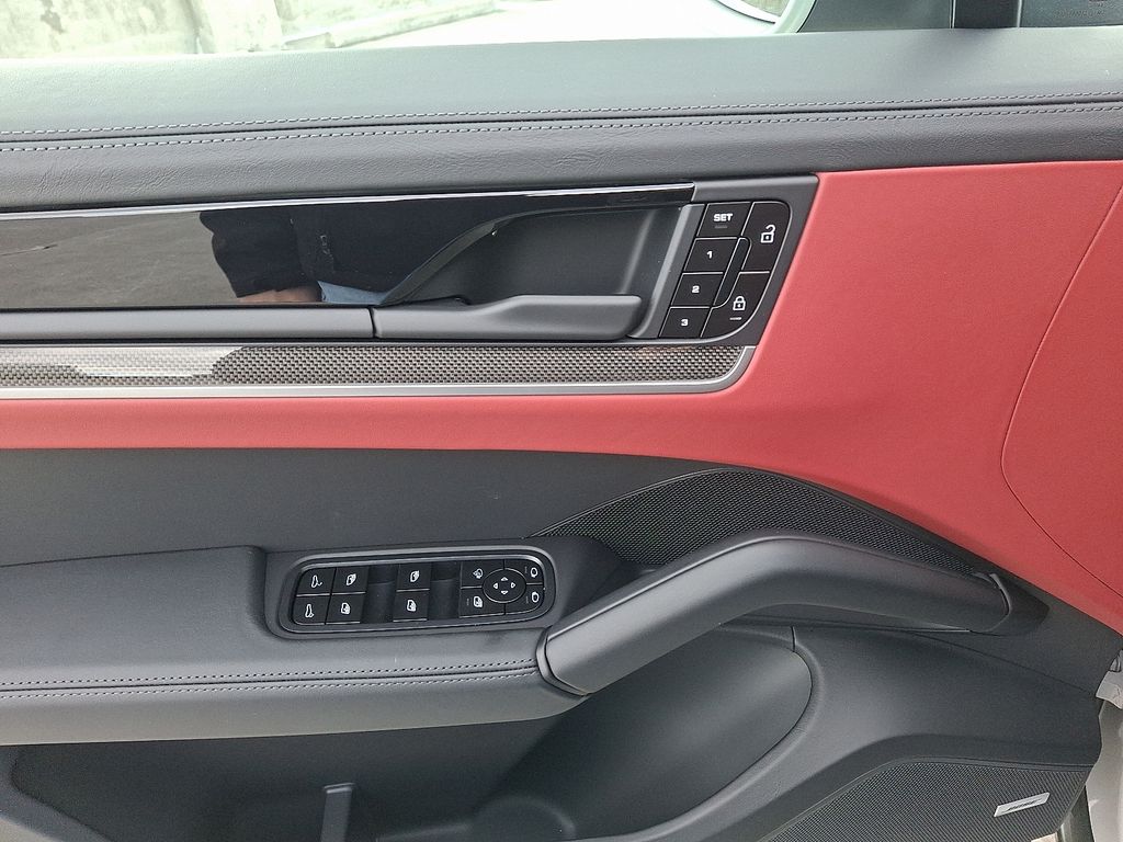 Thumbnail: 2026 Porsche Cayenne - 14