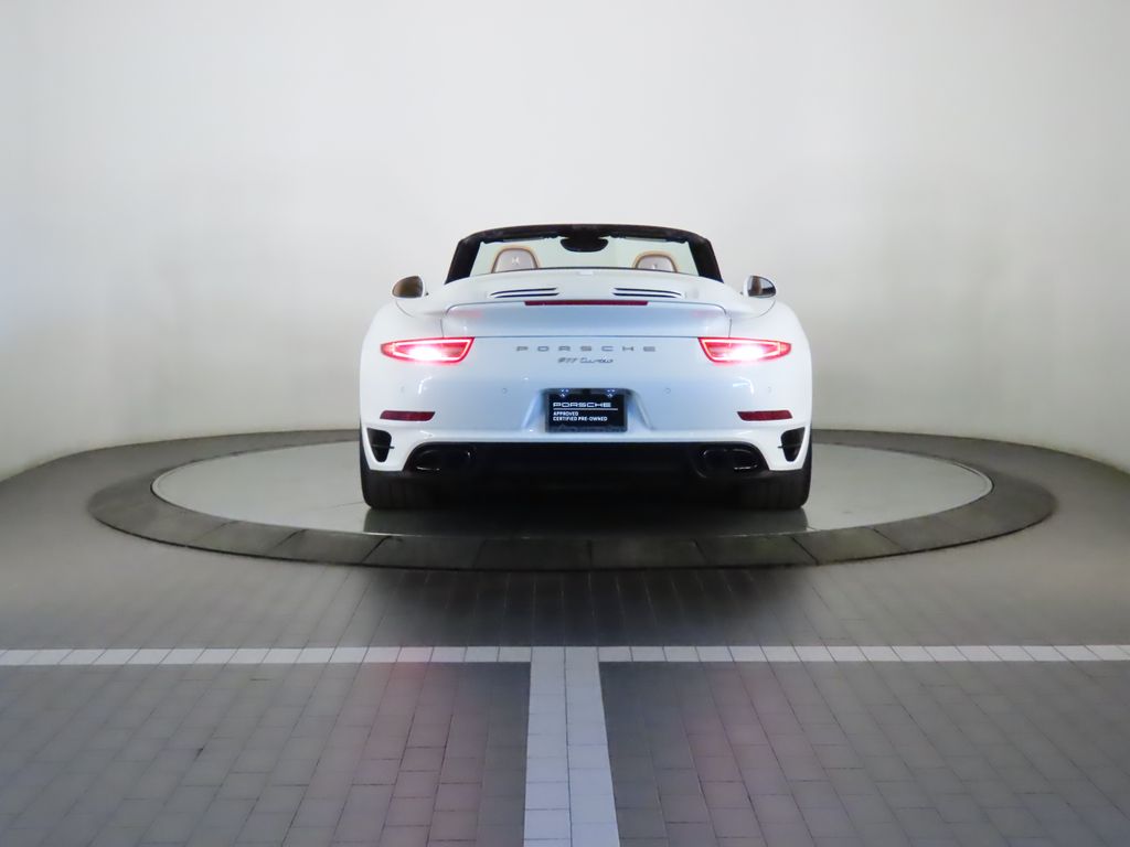 Thumbnail: 2016 Porsche 911 - 14