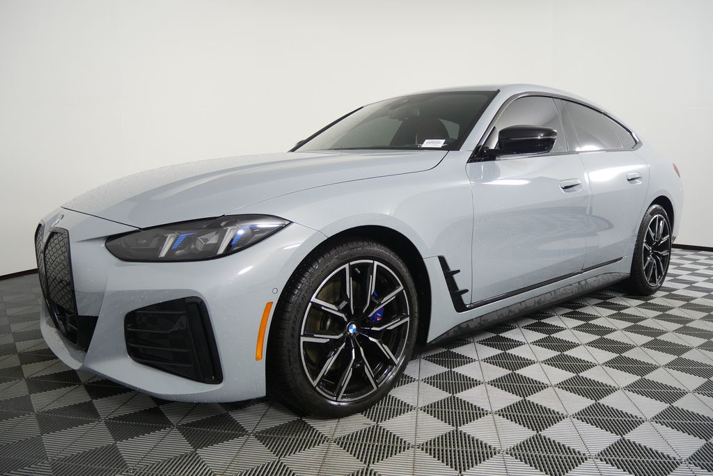 Thumbnail: 2025 BMW i4 - 8