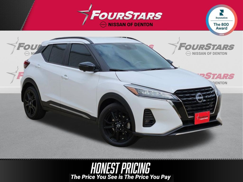 White (Fresh Powder) 2023 Nissan Kicks SR FWD SUV / Crossover Front-Wheel Drive Continuously Variable Transmission