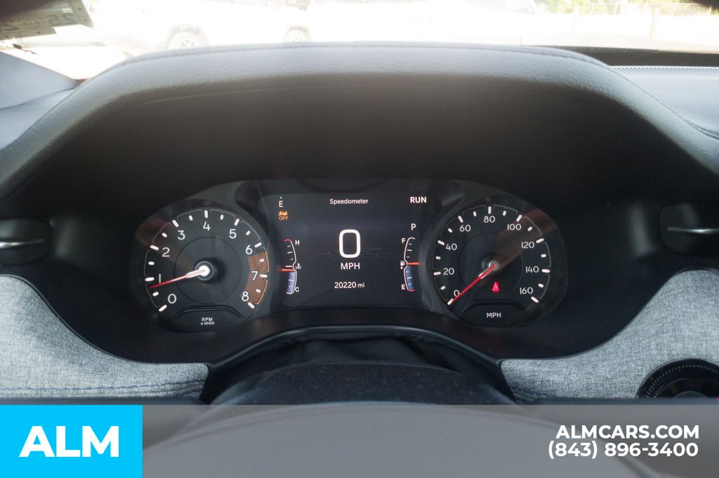 Used 2025 Red Jeep Latitude image 17