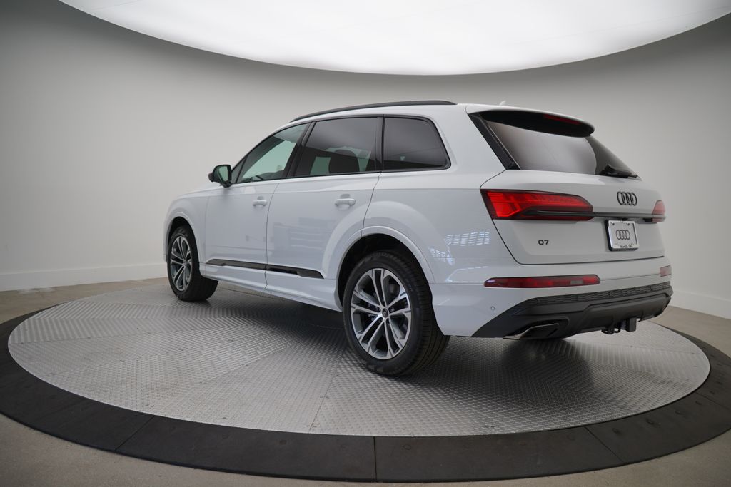 2025 Audi Q7  3