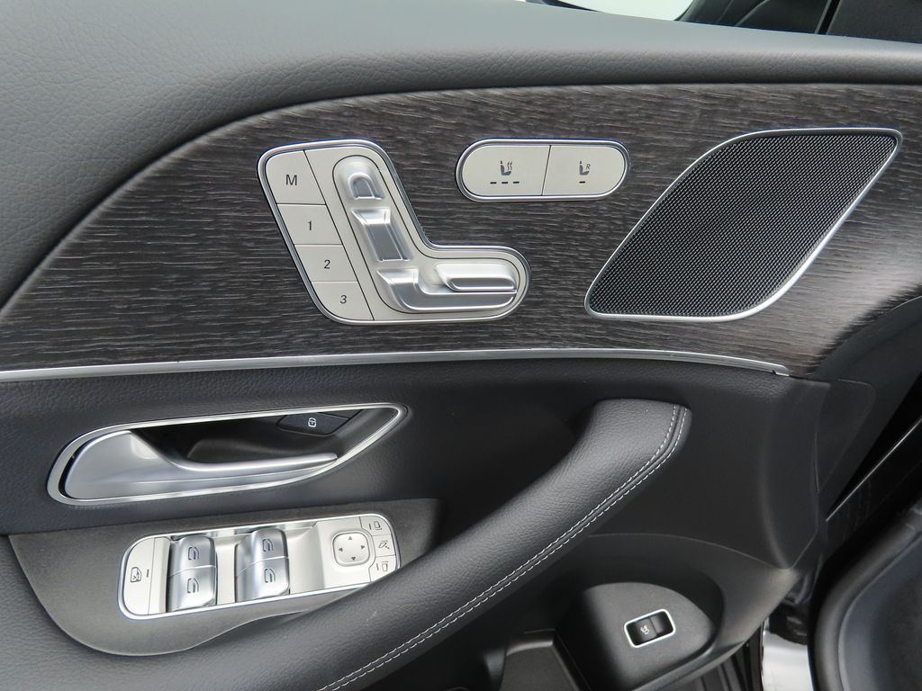 Thumbnail: 2026 Mercedes-Benz GLE - 23