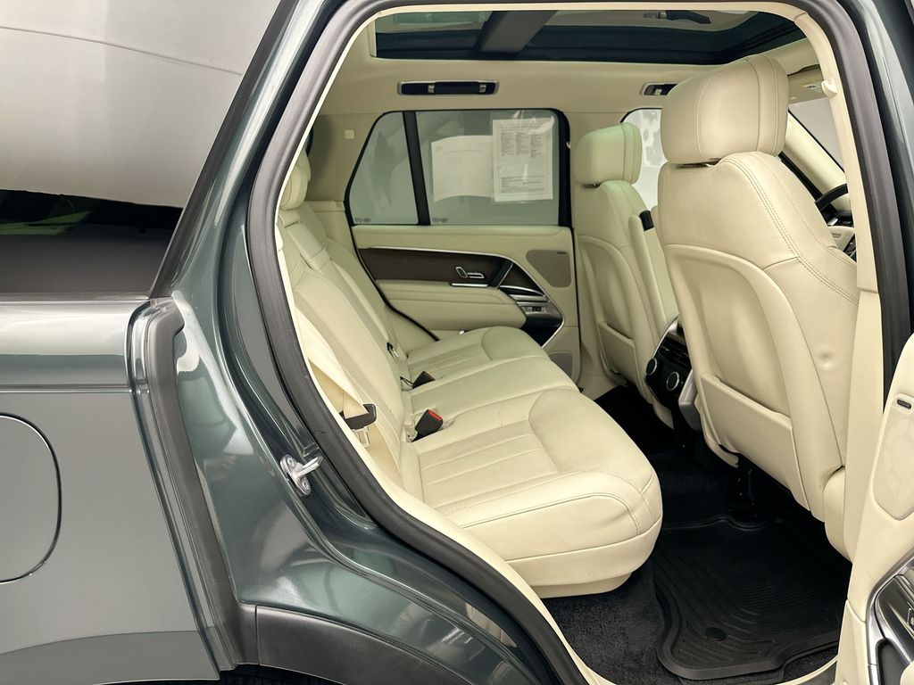 Thumbnail: 2023 Land Rover Range Rover - 7