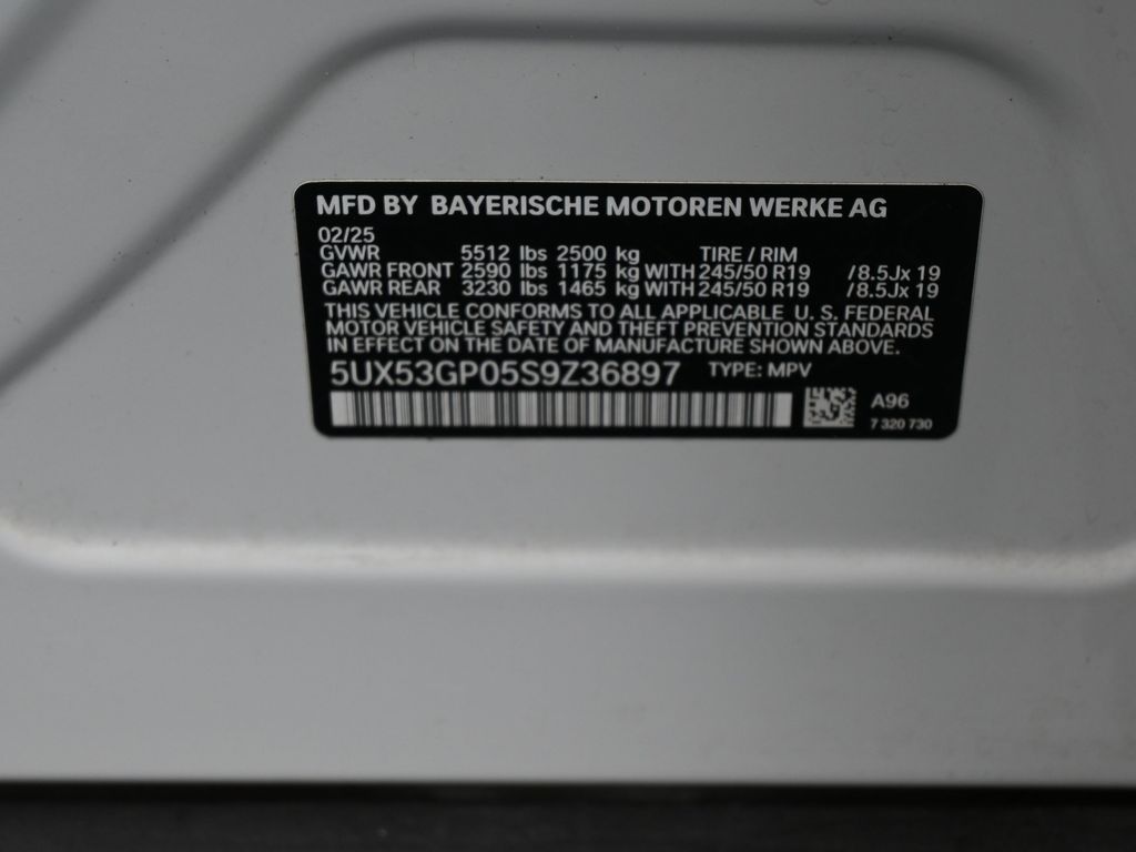 Used 2025 White Metallic BMW 30 xDrive image 17