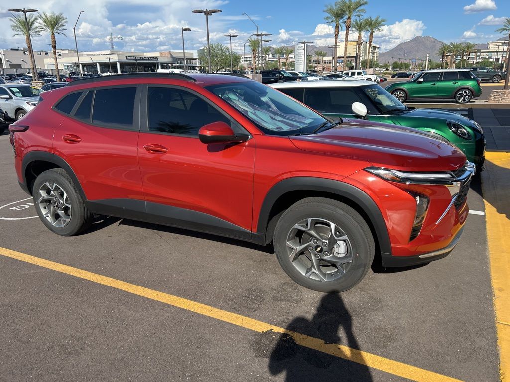 Thumbnail: 2024 Chevrolet Trax - 3
