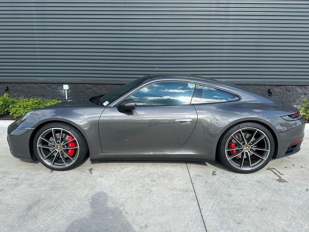 2024 Porsche 911 Carrera S 2