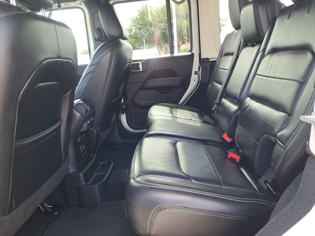 Used Car 2018 Jeep Wrangler  Unlimited Sahara For Sale Under $30,000 In Austin, Texas