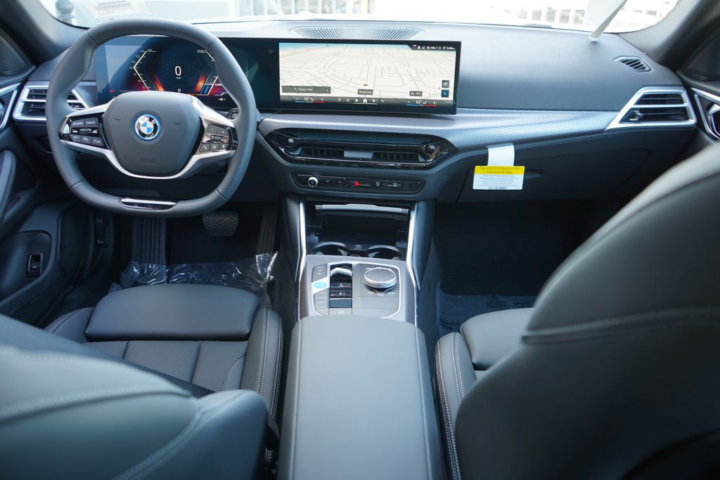 Thumbnail: 2026 BMW i4 - 13