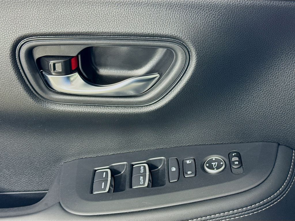 Used Car 2023 Honda Hr-v  Ex-l For Sale Under $30,000 In Austin, Texas