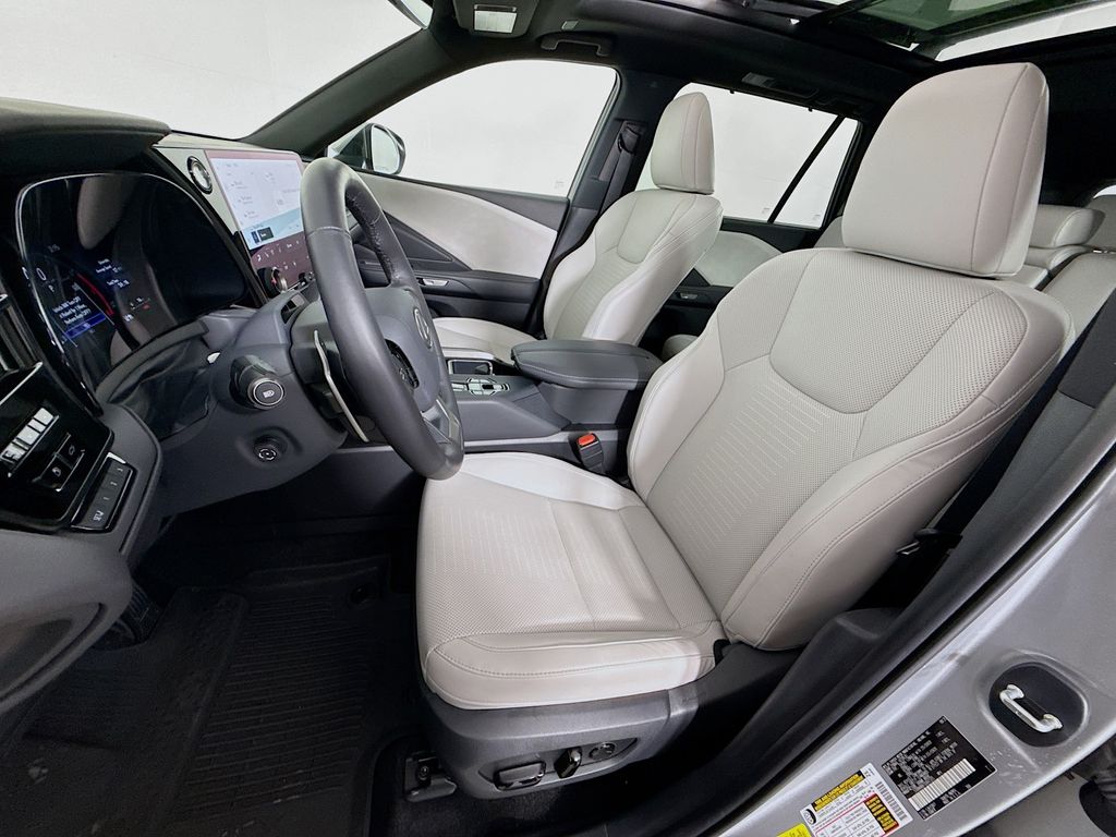 Thumbnail: 2025 Lexus TX - 21