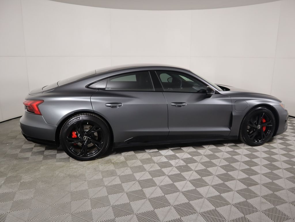 Thumbnail: 2023 Audi e-tron GT - 4