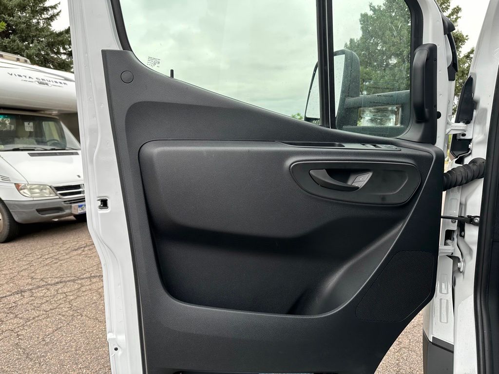 2023 Mercedes-Benz Sprinter 3500 Cab Chassis 170 WB 12