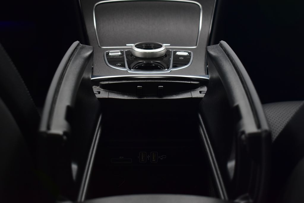 Thumbnail: 2021 Mercedes-Benz C-Class - 25