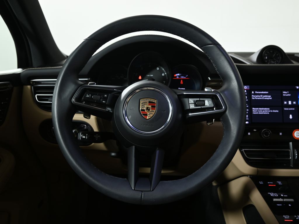 Thumbnail: 2025 Porsche Macan - 18