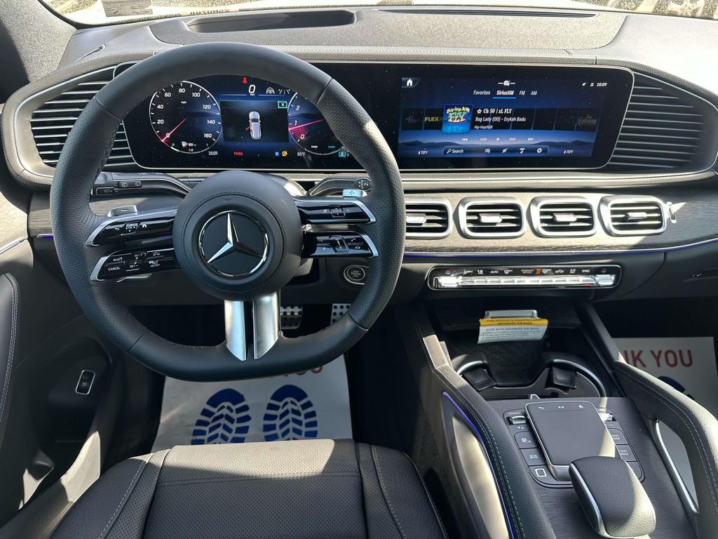 2025 Mercedes-Benz GLS 580 25
