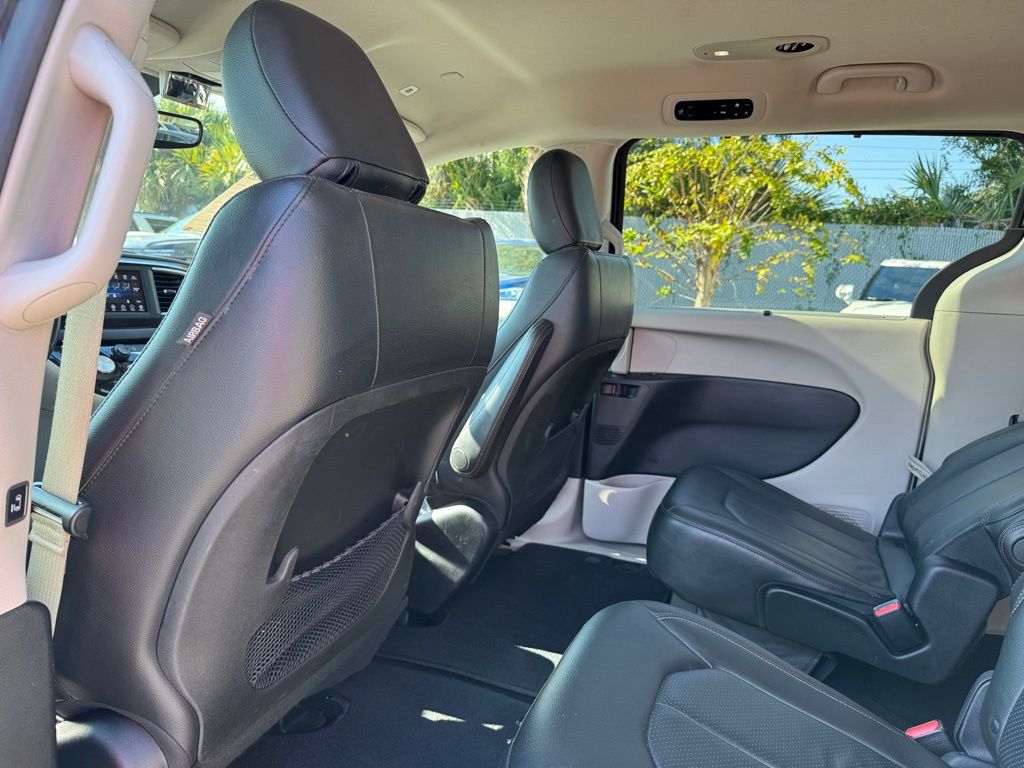 2019 Chrysler Pacifica Touring L 15