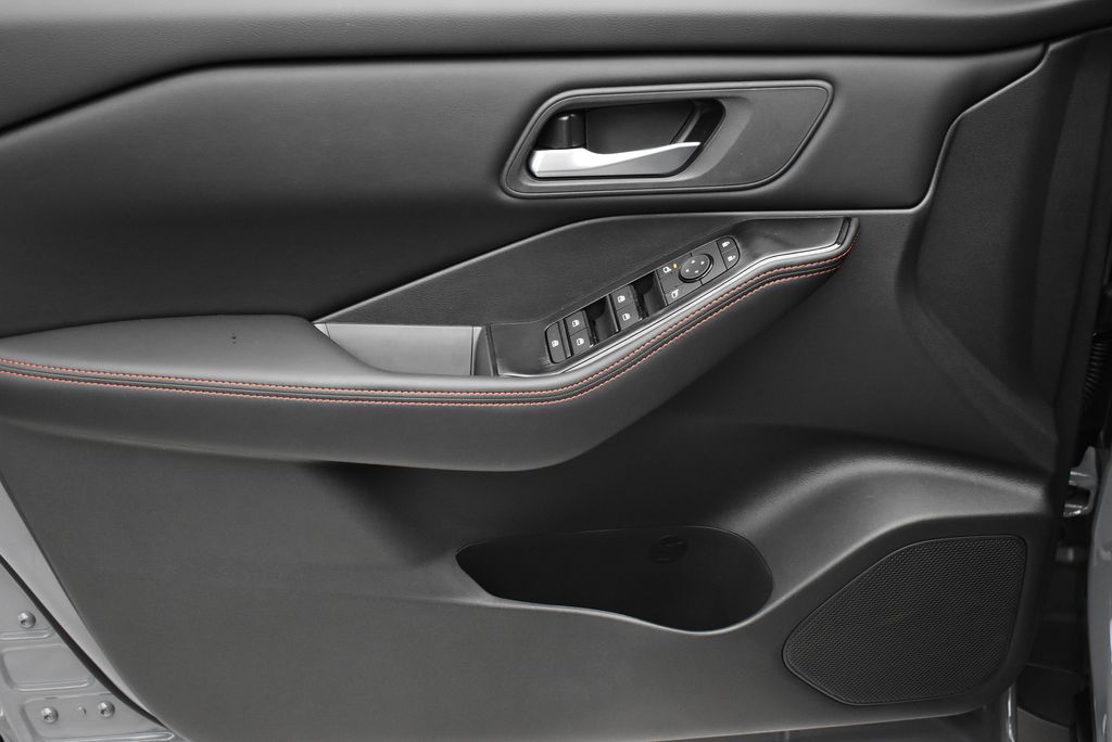 Thumbnail: 2026 Nissan Rogue - 10