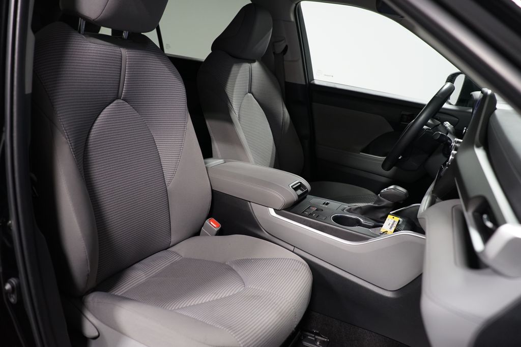 Thumbnail: 2024 Toyota Highlander - 28