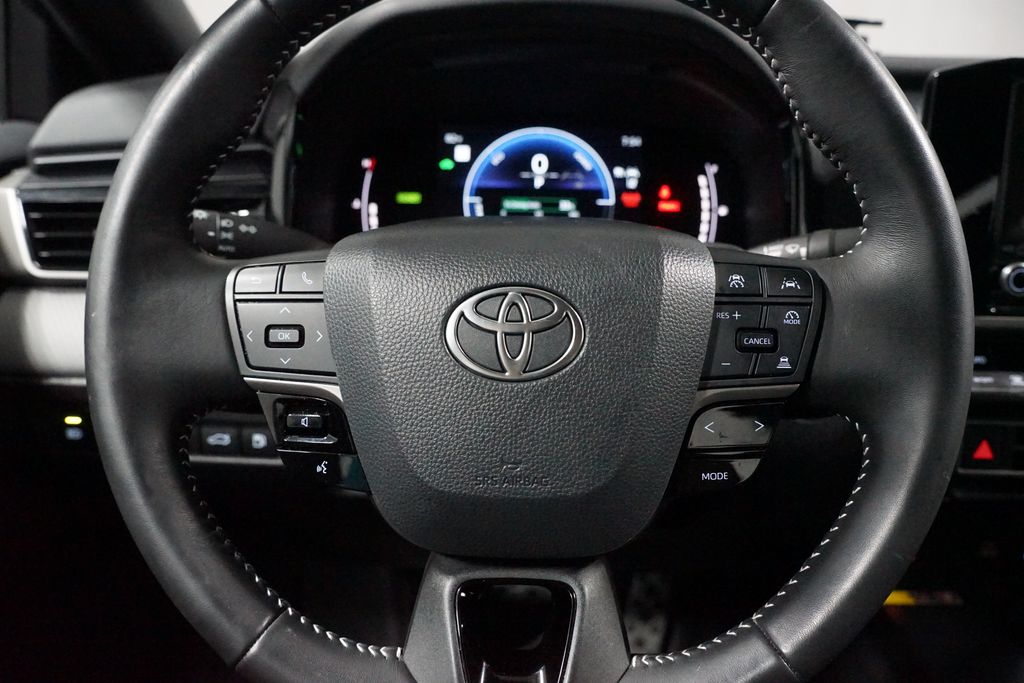 Thumbnail: 2025 Toyota Camry - 12